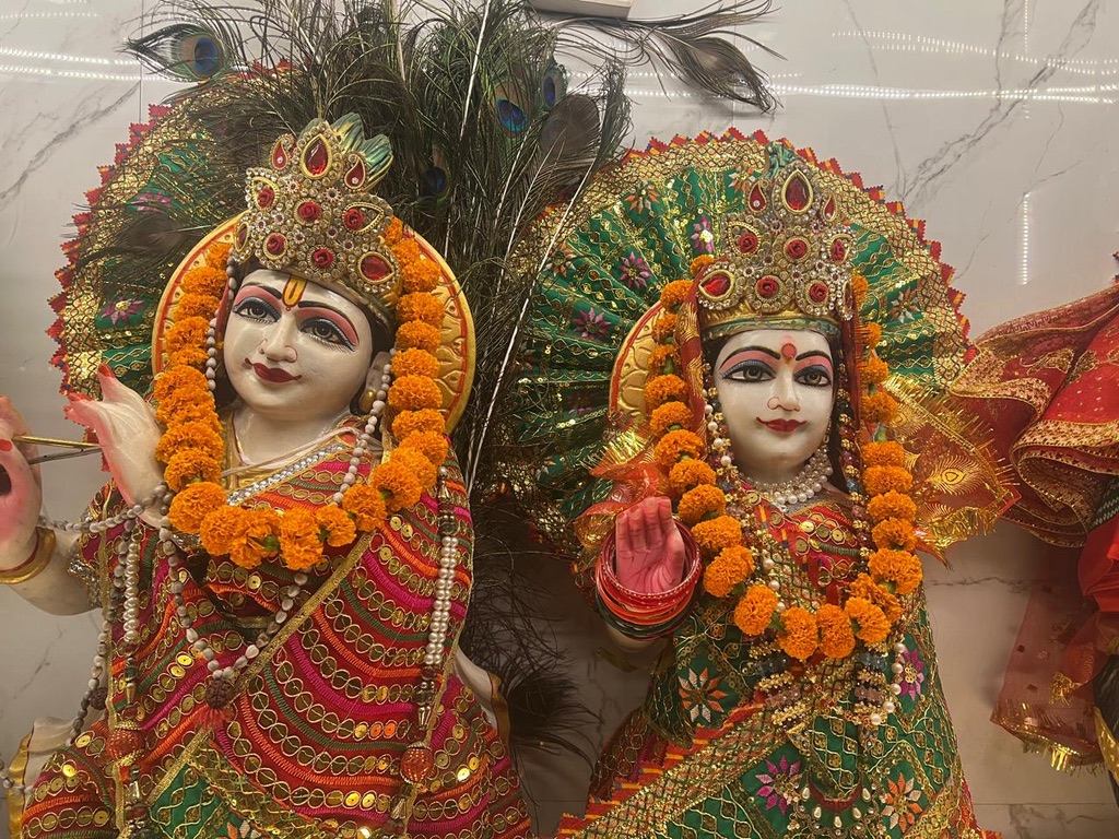 radha-krishna-prateek-grand-city